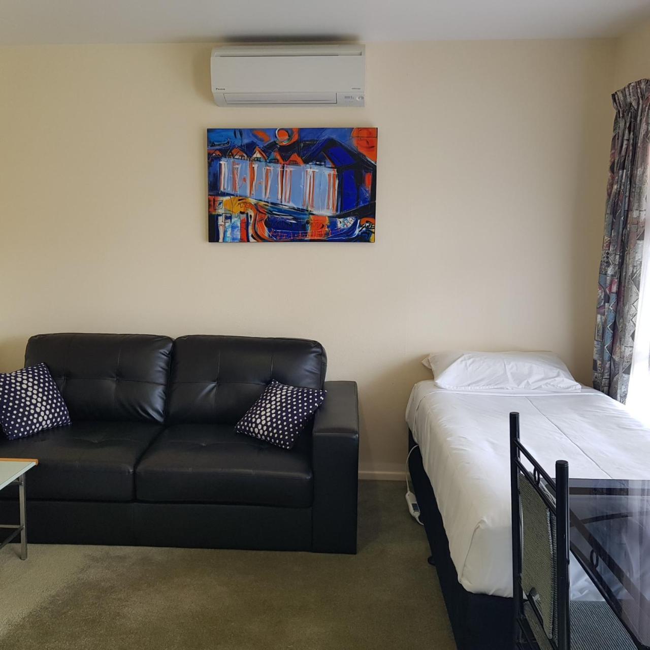 Pavilion Motel & Conference Centre Палмерстън Норт Екстериор снимка