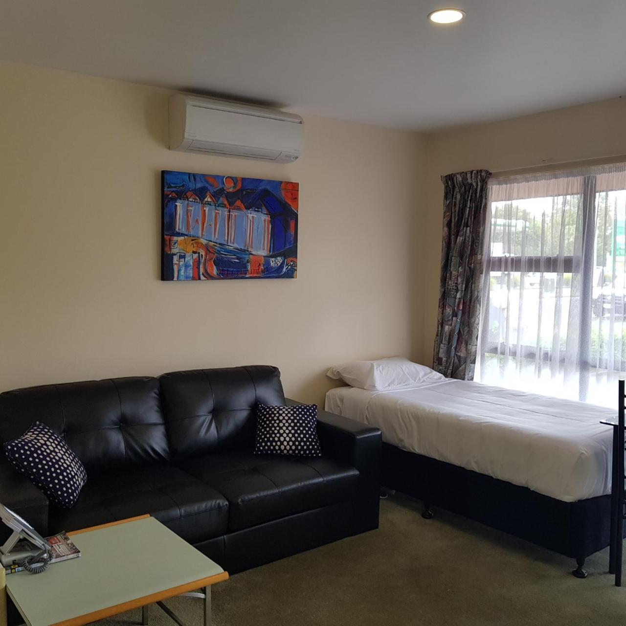 Pavilion Motel & Conference Centre Палмерстън Норт Екстериор снимка