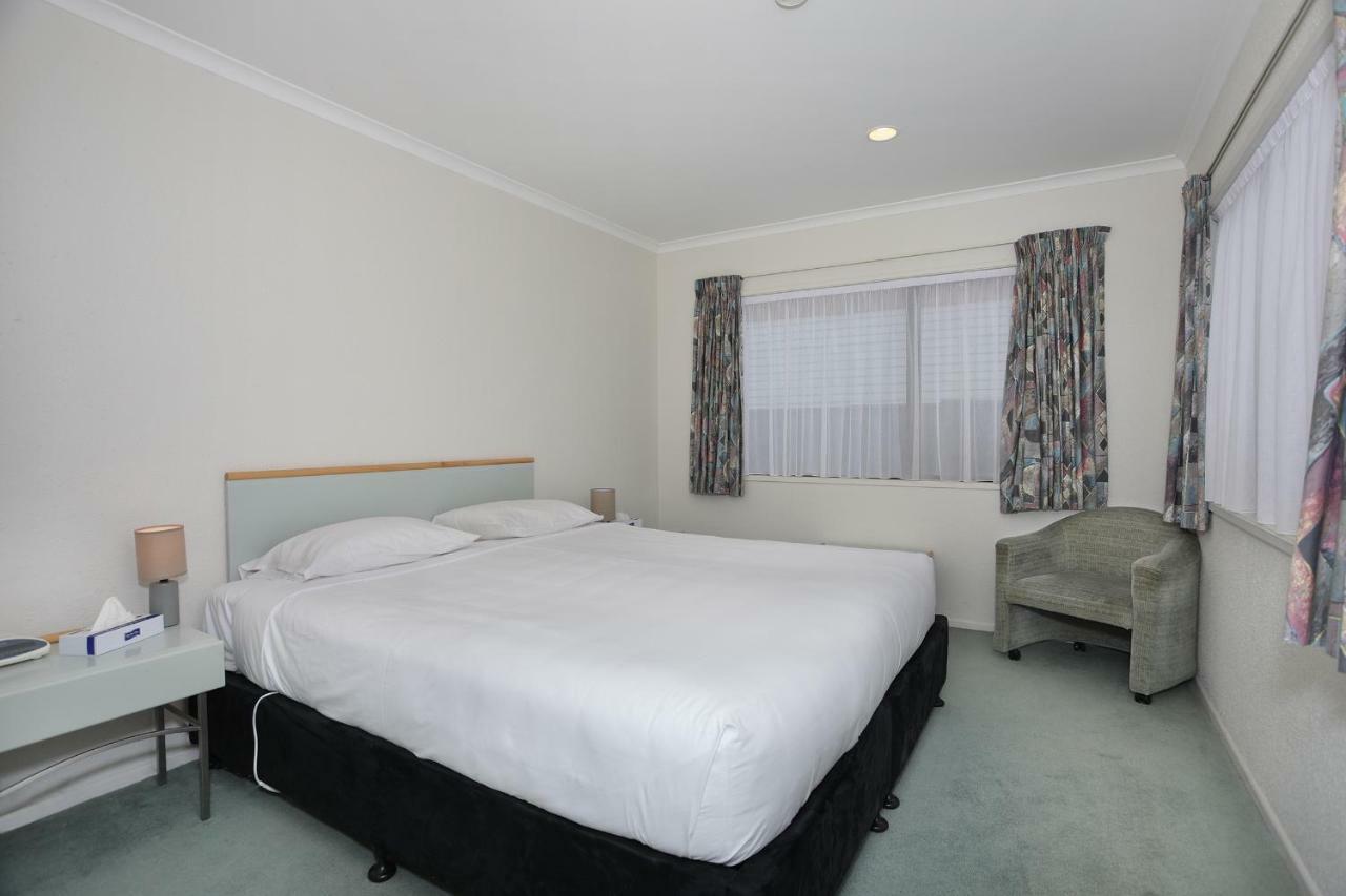 Pavilion Motel & Conference Centre Палмерстън Норт Екстериор снимка