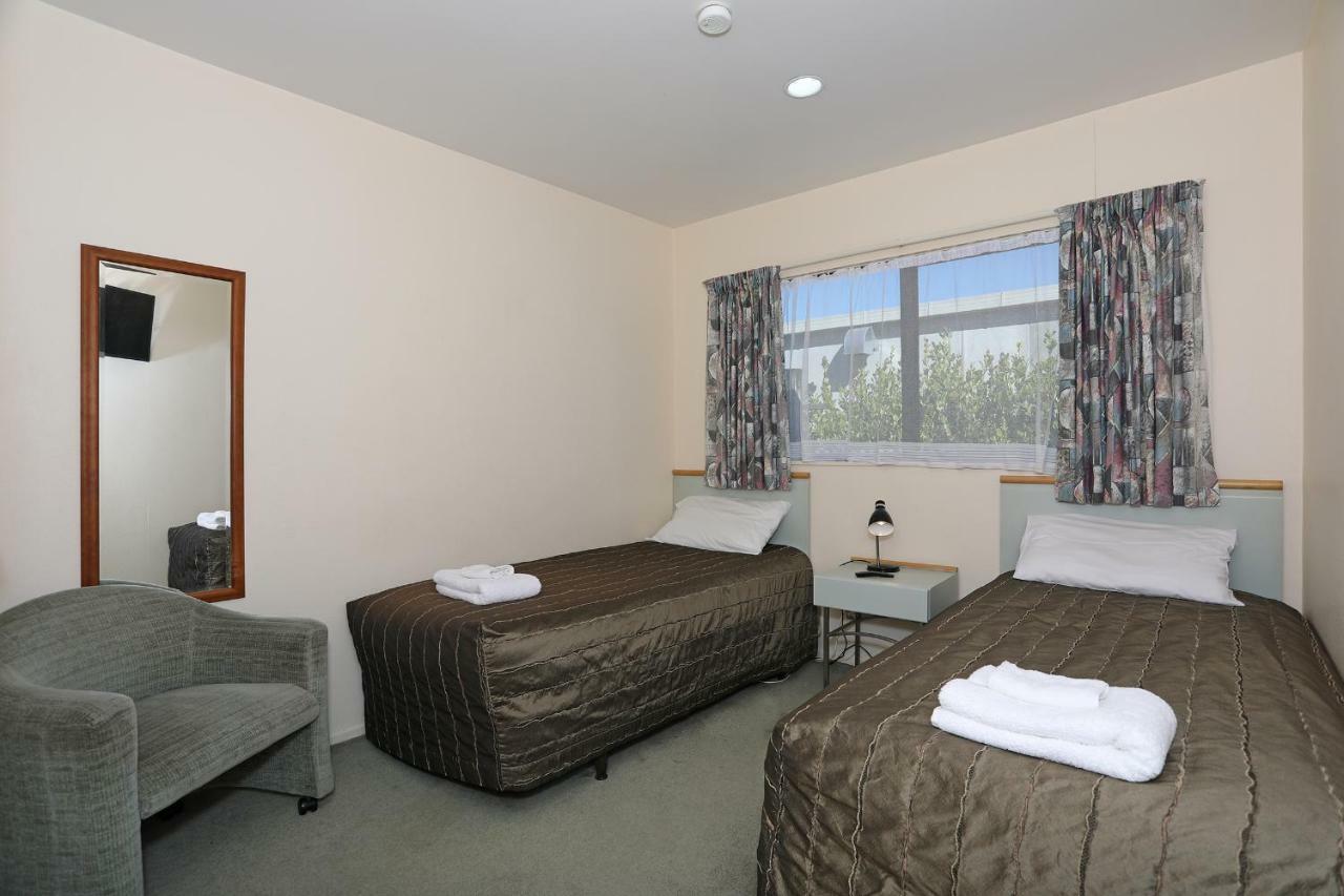 Pavilion Motel & Conference Centre Палмерстън Норт Екстериор снимка