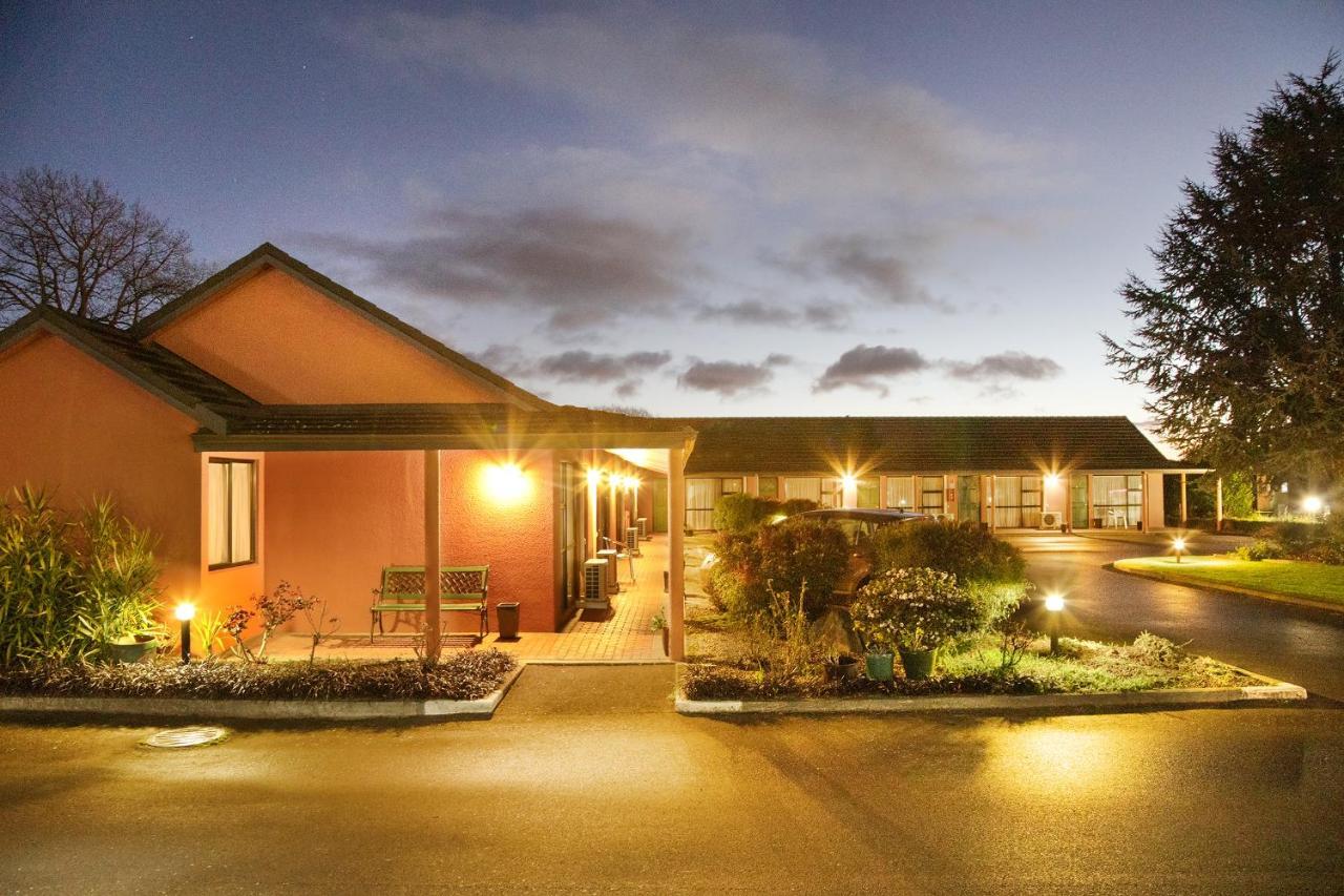 Pavilion Motel & Conference Centre Палмерстън Норт Екстериор снимка