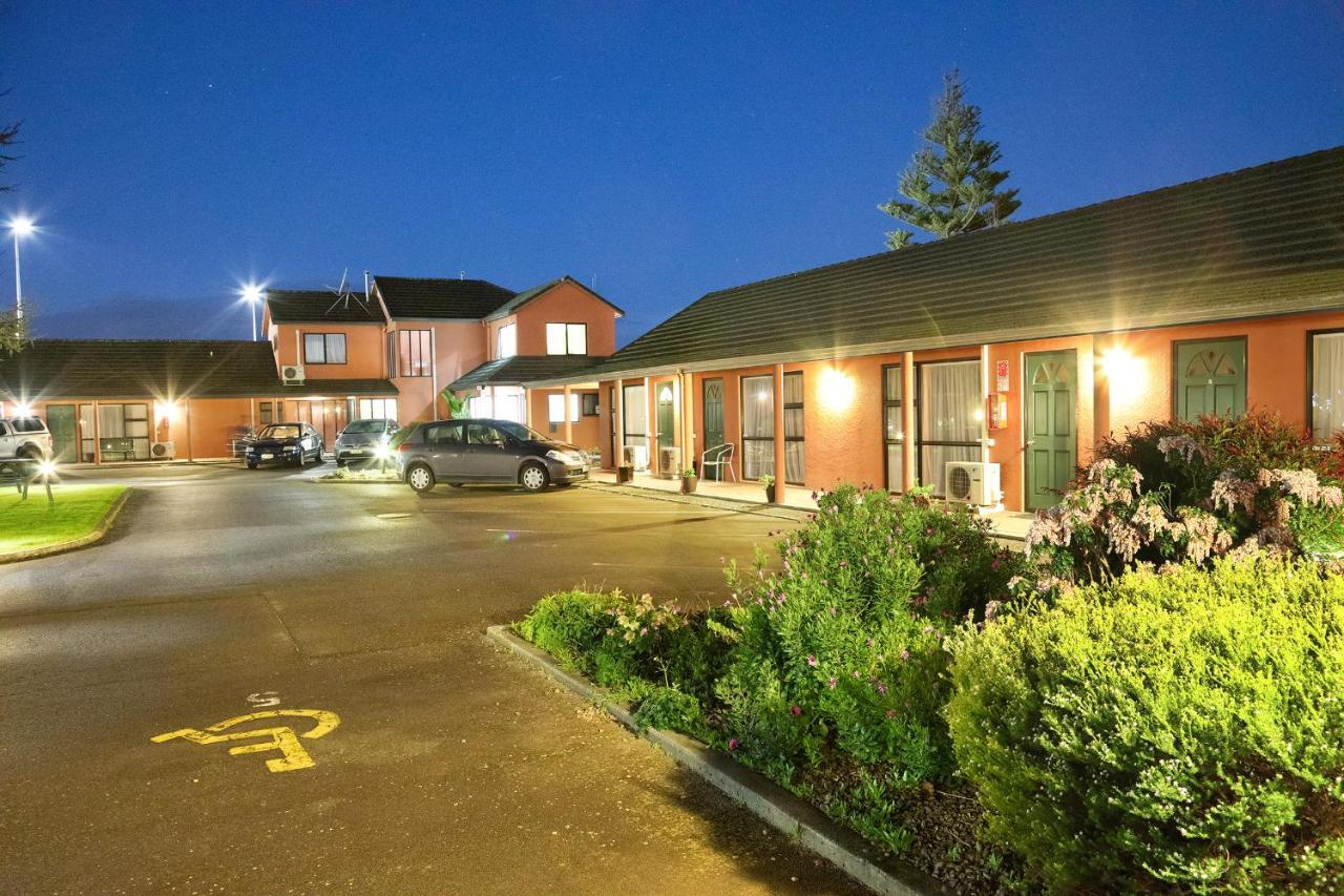Pavilion Motel & Conference Centre Палмерстън Норт Екстериор снимка