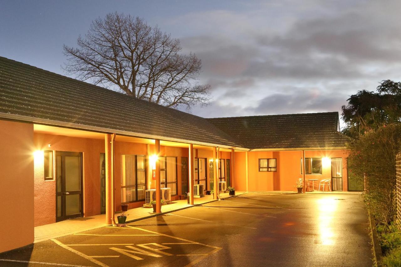 Pavilion Motel & Conference Centre Палмерстън Норт Екстериор снимка